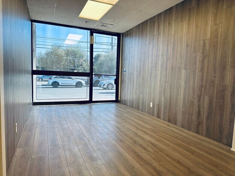 More Photos Of 5335-5355 McConnell Ave, Los Angeles Warehouse For Lease