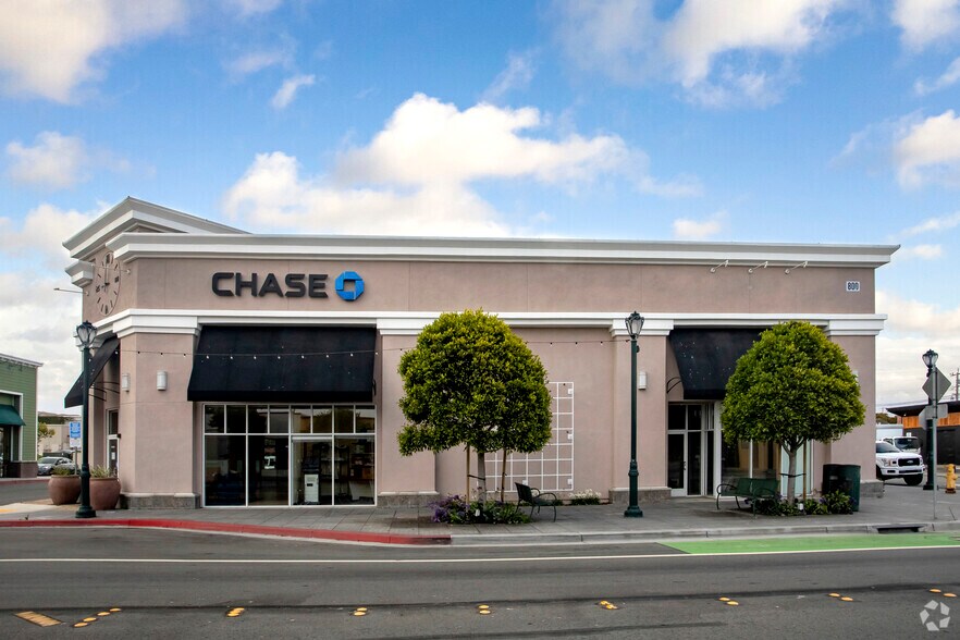 More Photos Of 800 Broadway Ave, Seaside Freestanding For Sale