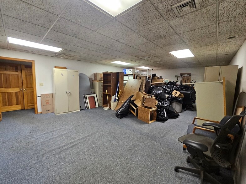 More Photos Of 1755 Meriden Waterbury Tpke, Plantsville Office Residential For Sale