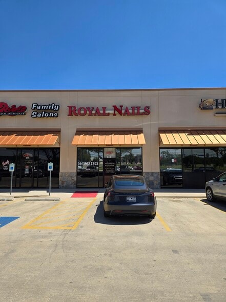 More Photos Of 9820 Huebner Rd, San Antonio Storefront Retail Office For Lease