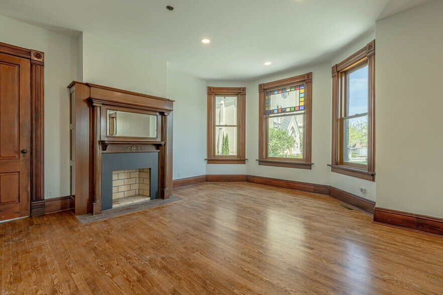 More Photos Of 1303 11th St, Monroe Storefront Retail Office For Lease