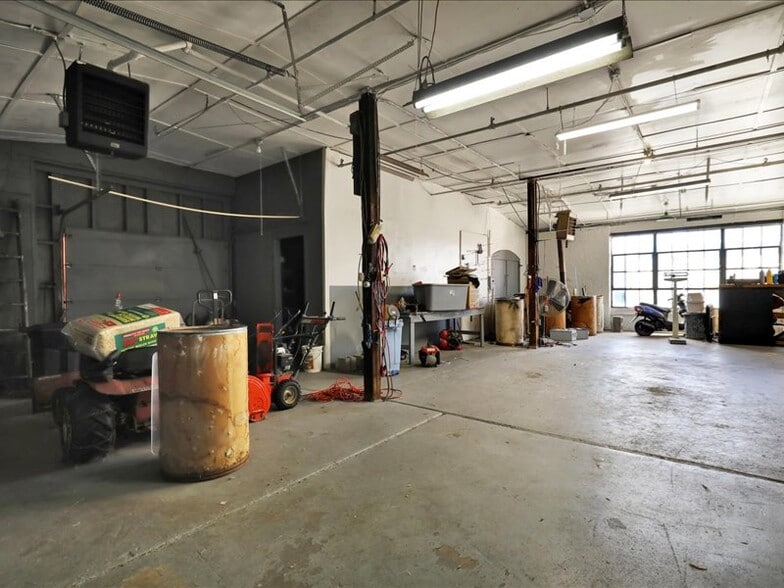 More Photos Of 1524 Friedensburg Rd, Reading Storefront Retail Residential For Sale