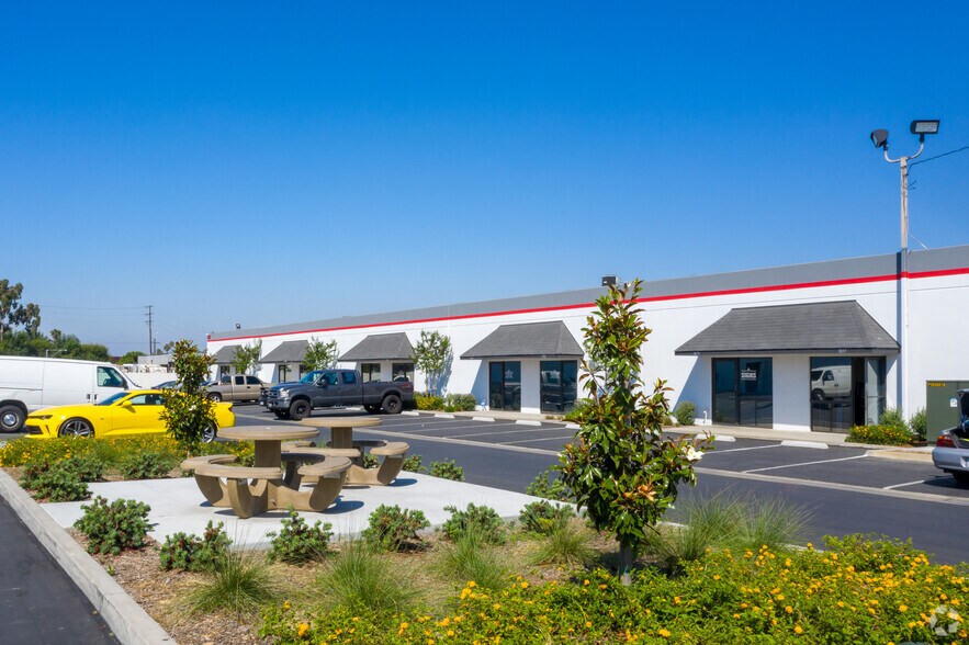 More Photos Of 3619-3735 San Gabriel River Pky, City of Industry Distribution For Lease