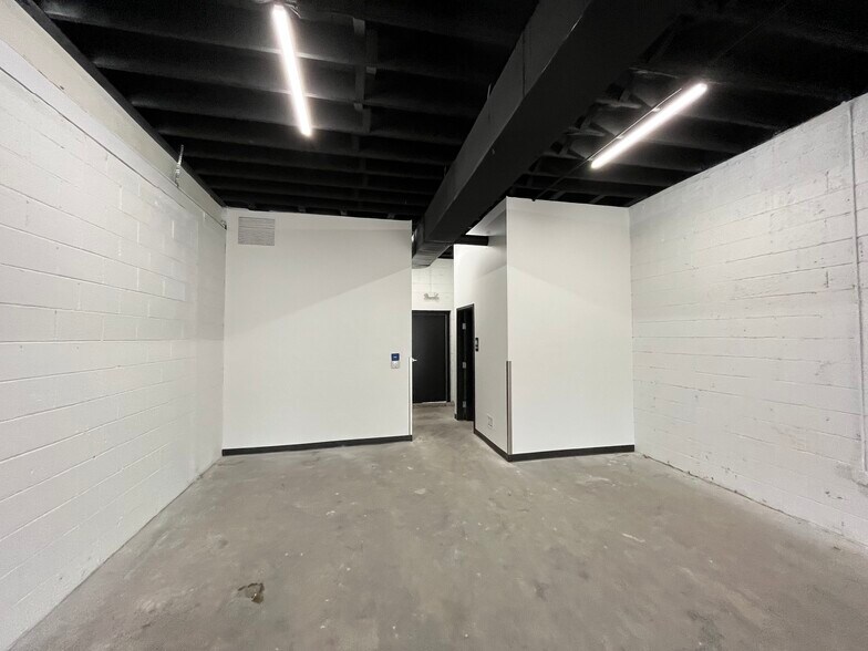 More Photos Of 18911-18931 W 7 Mile Rd, Detroit Storefront For Lease