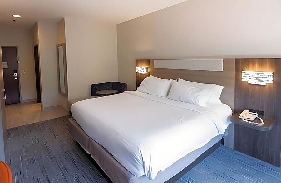 More Photos Of 2227 E Oklahoma Ave, Guthrie Hotel For Sale