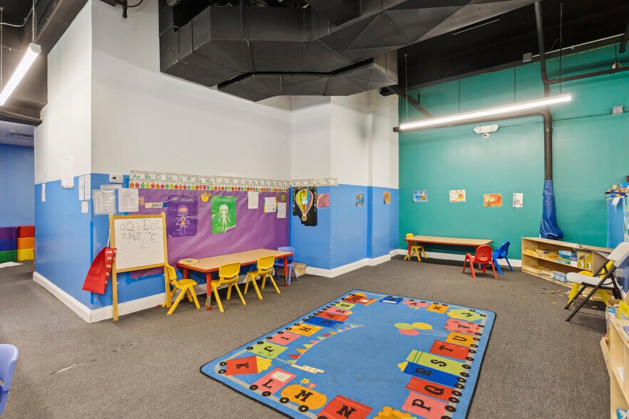 More Photos Of 1710 W Passyunk Ave, Philadelphia Flex For Lease