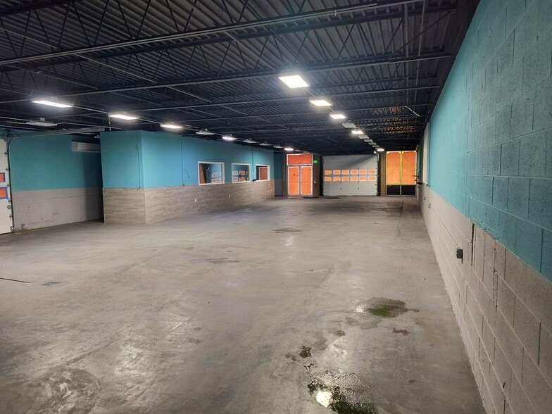 More Photos Of 4725 Central Ave, Lake Station Freestanding For Lease