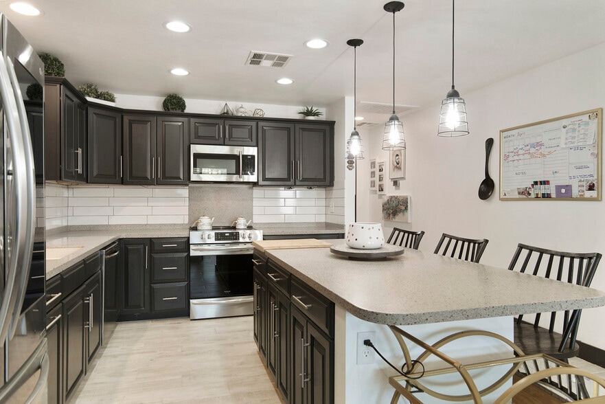 More Photos Of 8822 W Deer Valley Rd, Peoria Specialty For Sale