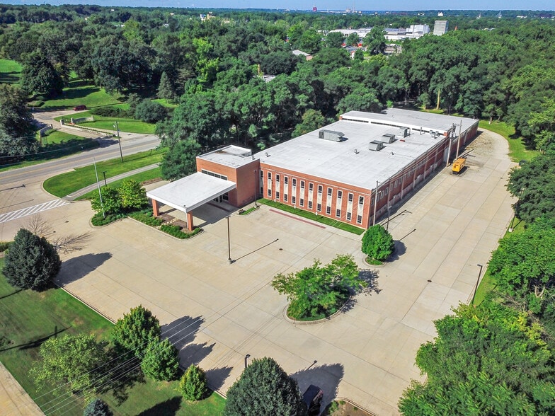 More Photos Of 1225 E Washington St, Joliet Flex For Sale