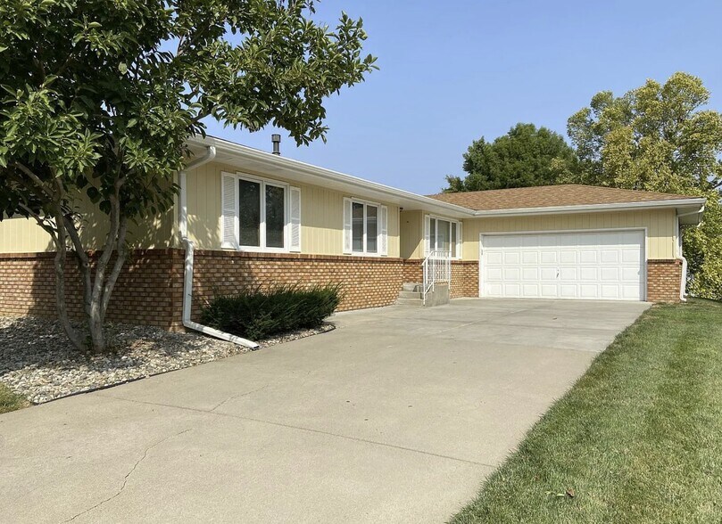 More Photos Of , Omaha Multifamily For Sale