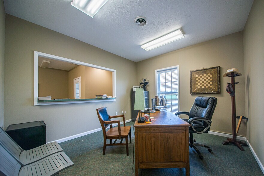 More Photos Of 2419 Broadway St, Mount Vernon Office For Sale