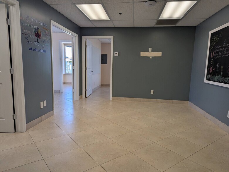 More Photos Of 701 NW Federal Hwy, Stuart Medical For Lease