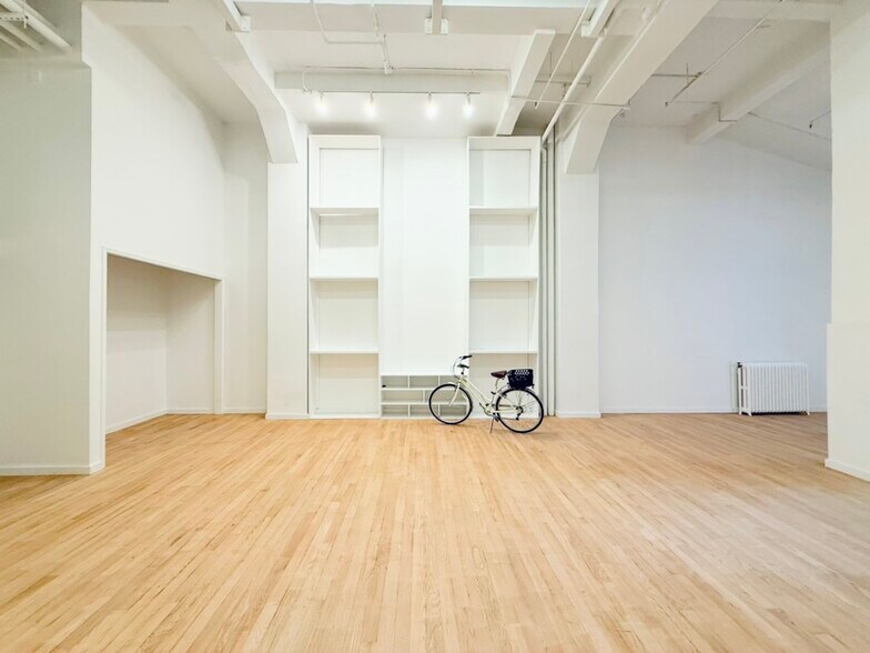 More Photos Of 348 W 36th St, New York Apartments For Lease