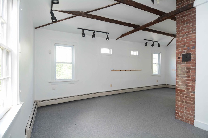 More Photos Of 393-395 Massachusetts Ave, Arlington Office For Sale