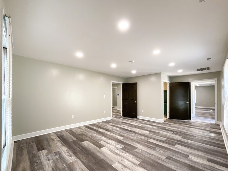 More Photos Of 1804 Lucas Ln, Charlotte Industrial For Lease