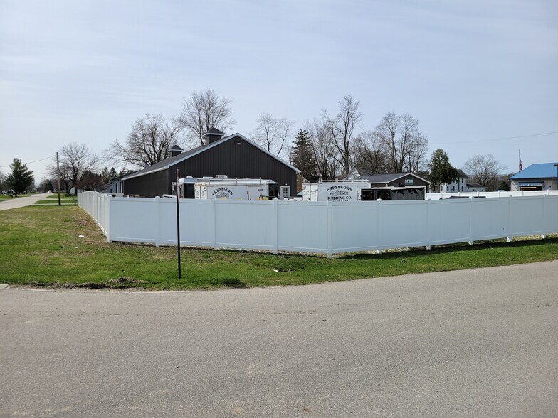 More Photos Of 351 N Main St, Onsted Office For Sale