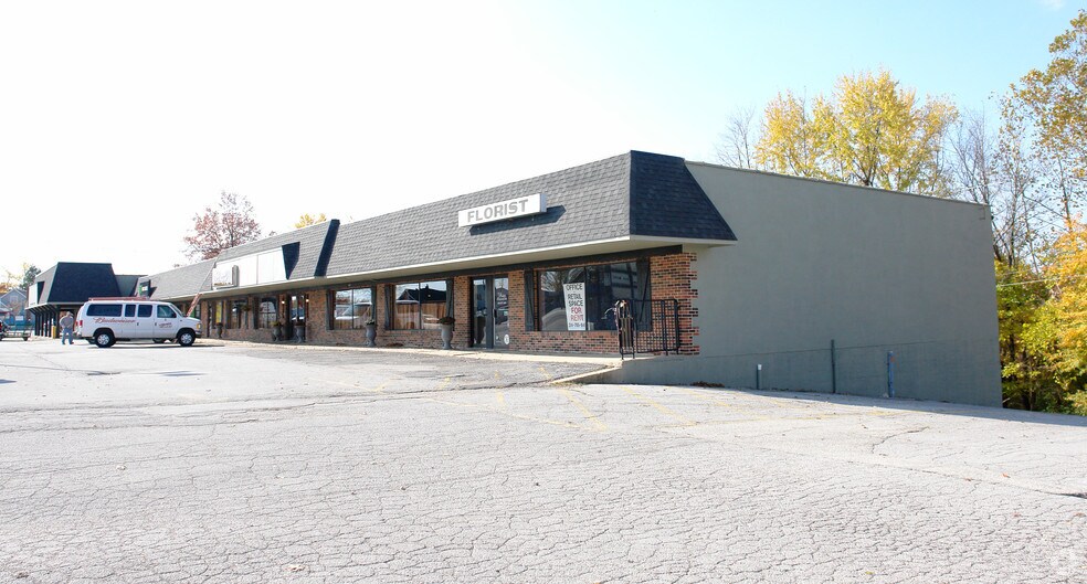 More Photos Of 3015 High Ridge Blvd, High Ridge Freestanding For Sale