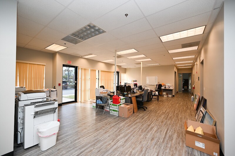 More Photos Of 2401-2431 Quantum Blvd, Boynton Beach Showroom For Sale