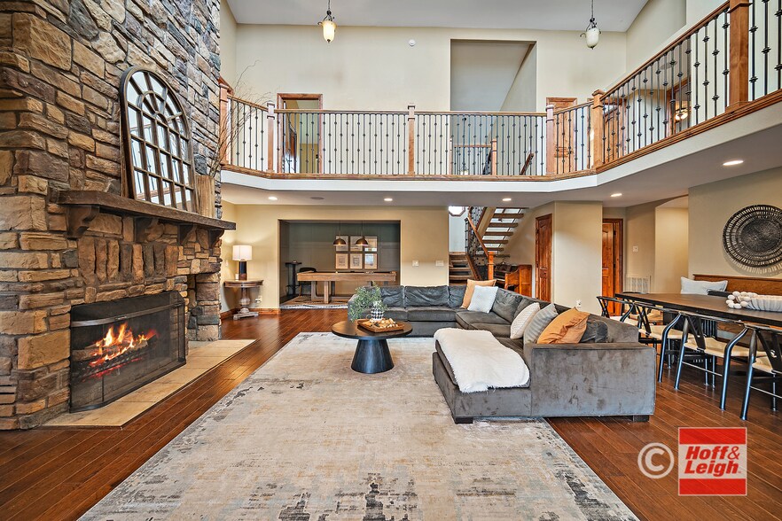 More Photos Of 4225 Walker Rd, Colorado Springs Flex For Sale