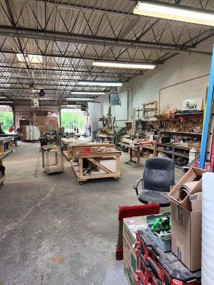 More Photos Of 2002 Zettler Rd, Columbus Warehouse For Lease