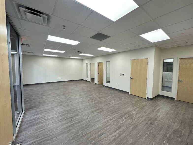 More Photos Of 7503-7527 Exchange Dr, Orlando Distribution For Lease