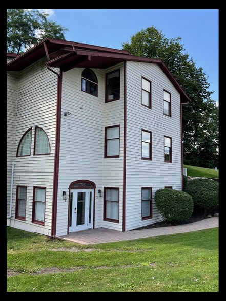 More Photos Of 4583 North St, Jamesville Loft Creative Space For Sale