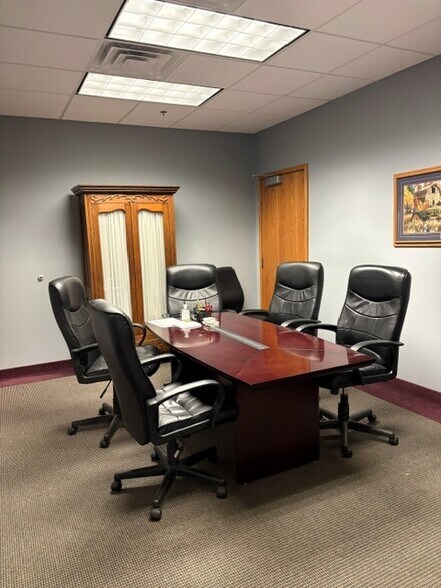More Photos Of 2518 Superior Dr NW, Rochester Office For Lease