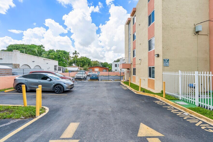 More Photos Of 2400 NW 16th Street Rd, Miami Apartments For Sale