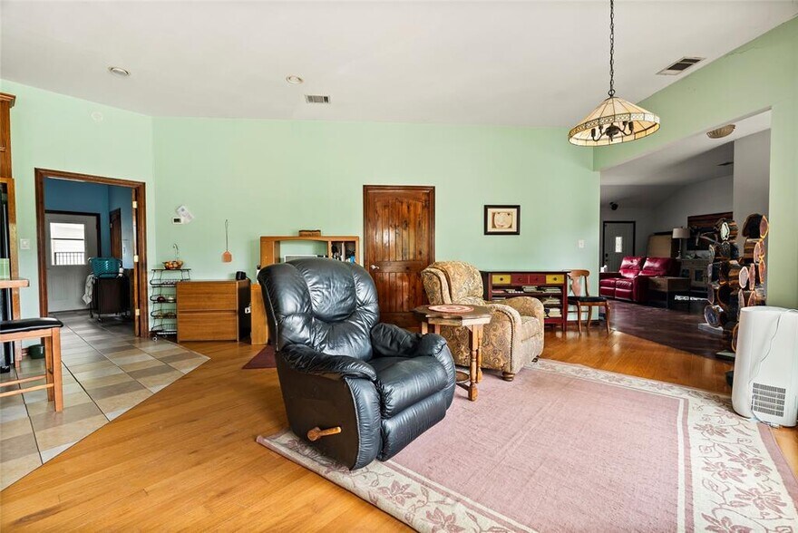 More Photos Of 1389 U.S. 290 E, Elgin Land For Sale