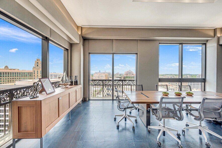 More Photos Of 2020 Ponce De Leon Blvd, Coral Gables Office For Lease