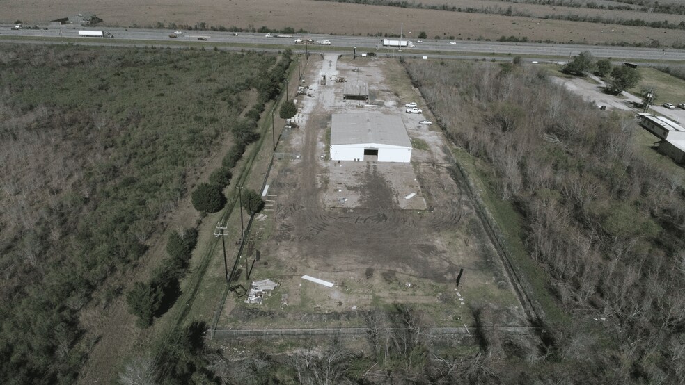 More Photos Of 6700 East Fwy, Baytown Warehouse For Lease