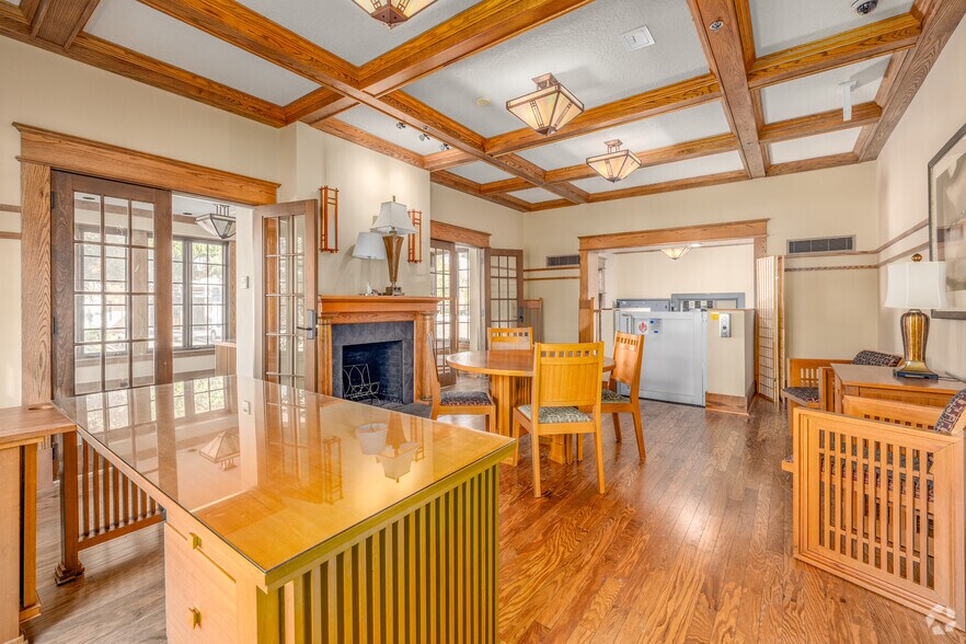 More Photos Of 1604 Margaret St, Jacksonville Bank For Lease