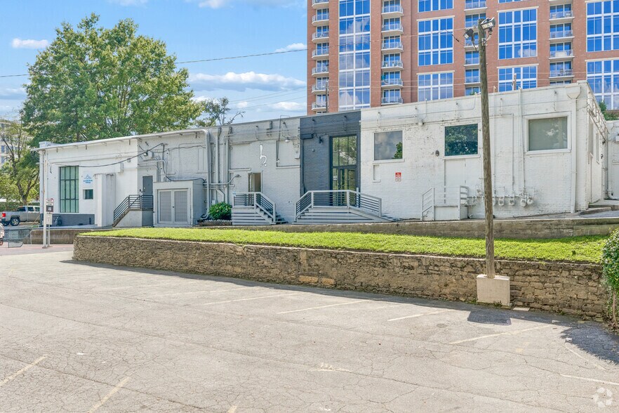 More Photos Of 1831 Peachtree Rd NW, Atlanta Storefront For Lease