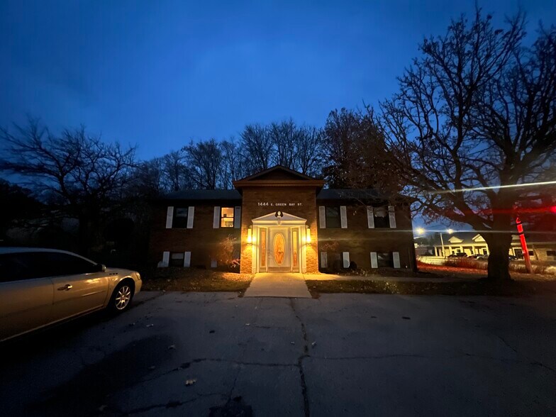 More Photos Of 1444 E Green Bay St, Shawano Office For Lease