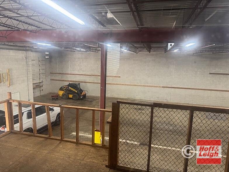 More Photos Of 1750 Newberry St, Cuyahoga Falls Warehouse For Sale