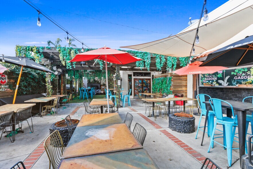 More Photos Of 1923 E Broadway, Long Beach Restaurant For Lease