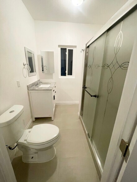 More Photos Of 1317 Linwood Ave, Los Angeles Apartments For Sale