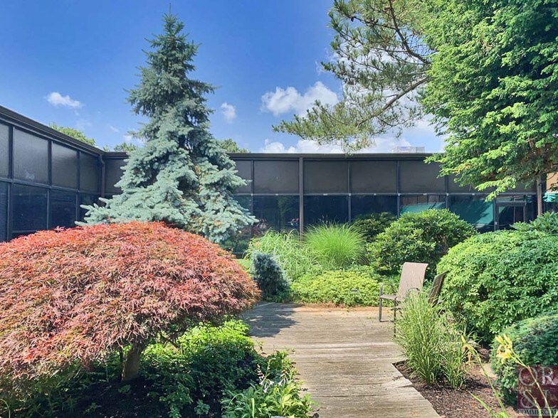 More Photos Of 135 N Plains Industrial Rd, Wallingford Light Manufacturing For Sale