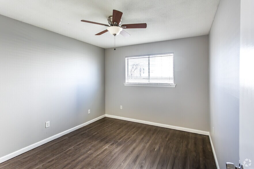 More Photos Of 199 S McLean Blvd, Memphis Apartments For Sale