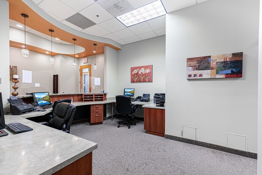 More Photos Of 7625 Maple Lawn Blvd, Fulton Medical For Lease