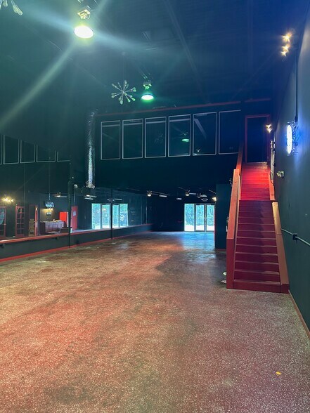 More Photos Of 1805 S Powerline Rd, Deerfield Beach Warehouse For Lease