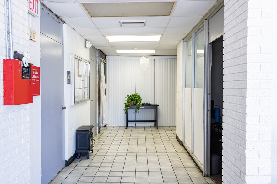 More Photos Of 900 W WM J Bryan Pky, Bryan Schools For Sale