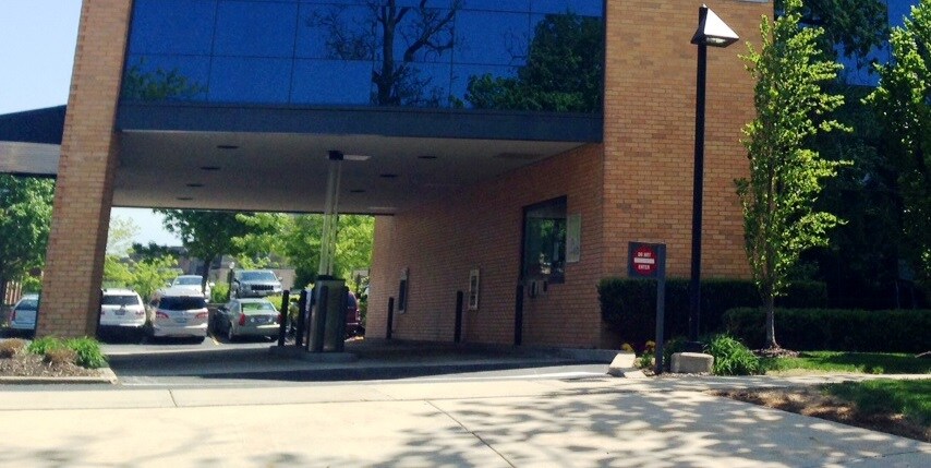 More Photos Of 1725 N McGovern St, Highland Park Medical For Lease