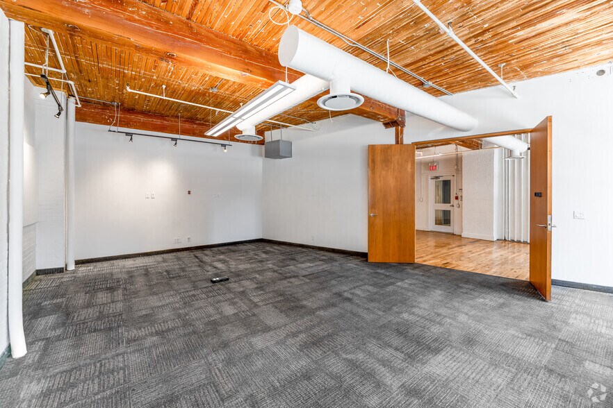 More Photos Of 116 Spadina Ave, Toronto Office Residential For Lease