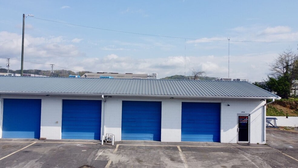 More Photos Of 2833 Western Ave, Knoxville Freestanding For Sale