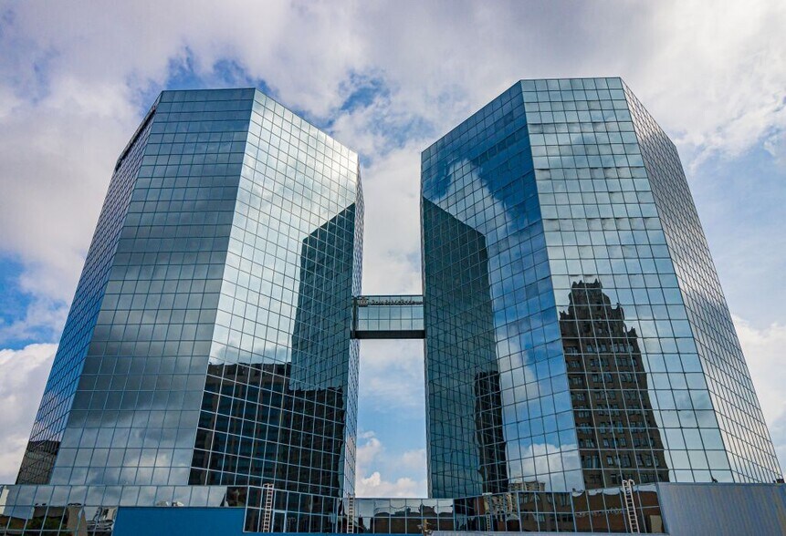 More Photos Of 21 King St W, Hamilton Coworking Space