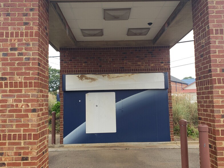 More Photos Of 3484 Robinhood Rd, Winston-Salem Freestanding For Sale