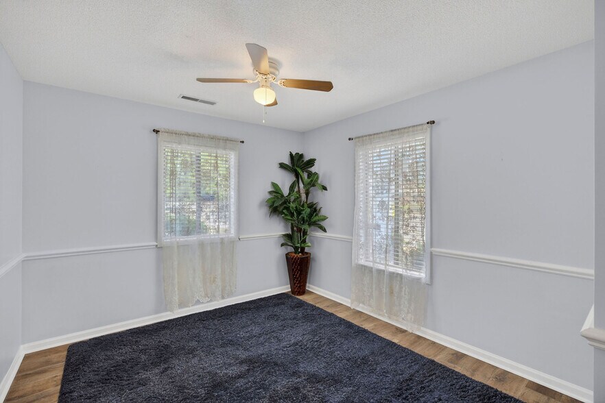 More Photos Of 104-H N Kerr Ave, Wilmington Office For Sale