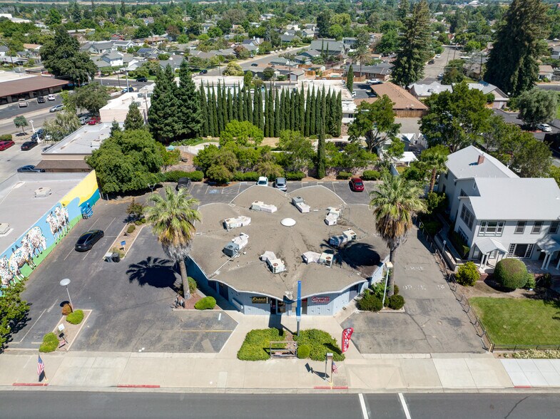 More Photos Of 316 W F St, Oakdale Storefront Retail Office For Lease