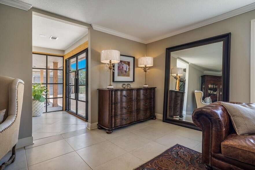 More Photos Of 6 US Highway 87, Comfort Office For Sale